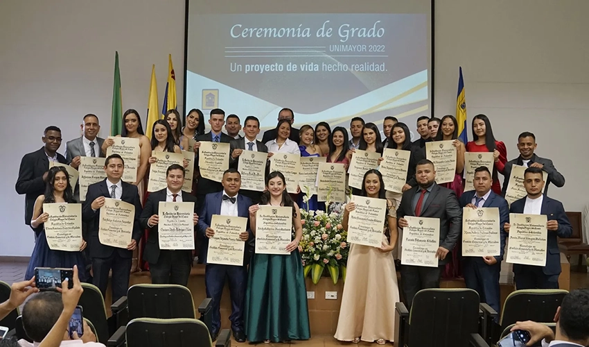 Egresados UNIMAYOR