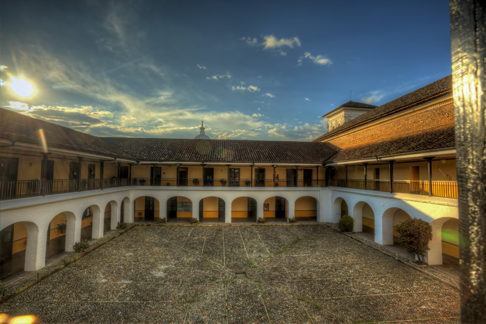 Claustro de la Encarnación - UNIMAYOR